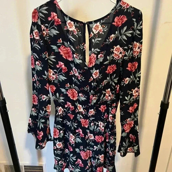 American Eagle Romper A1 - Picture 2 of 3